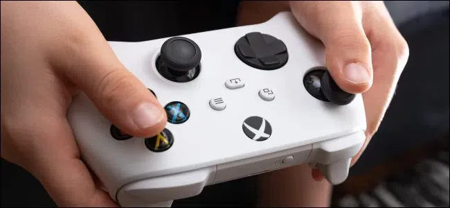 Xboxコントローラーをペアリングモードにする方法